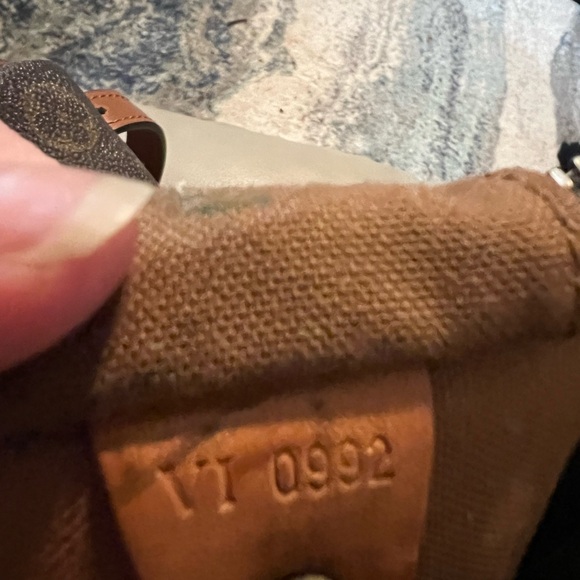 ❤️AUTHENTIC VINTAGE LOUIS VUITTON SPEEDY 35. Non LV strap for crossbody wear. - Picture 10 of 11